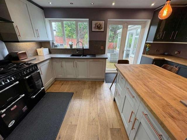 House for sale in Broad Folds, Clayton