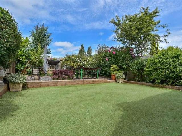 House for sale in Cranbrook & Sissinghurst, Sandown Park