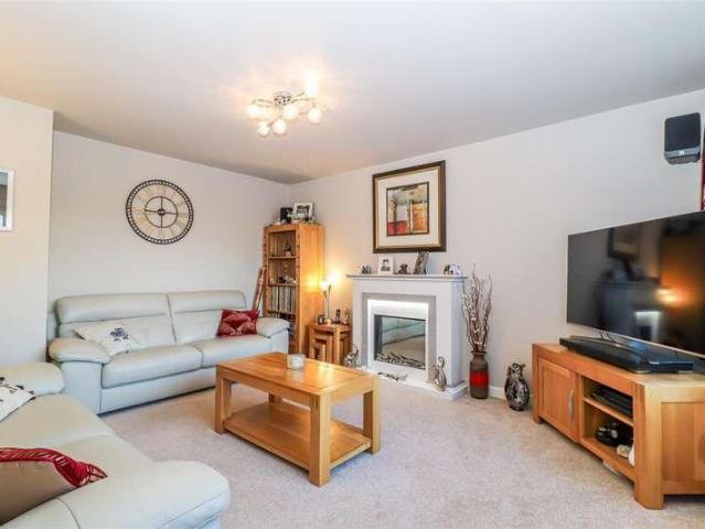 House for sale in Gawthorpe, West Yorkshire