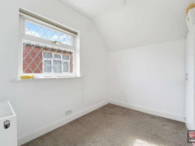 House for sale in Ashford, Spelthorne
