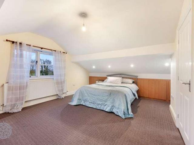 House for sale in Leigh, Bedford
