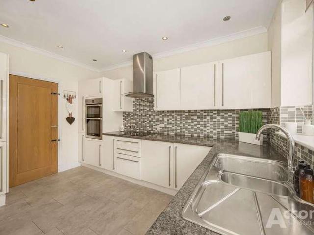 House for sale in Hornchurch, Greater London