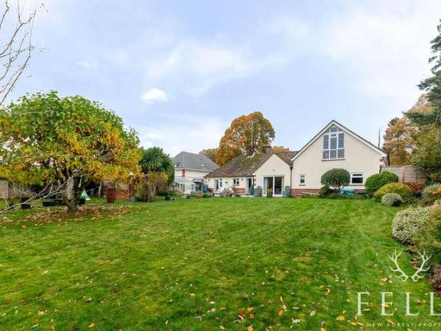 House for sale in Alderholt, East Dorset