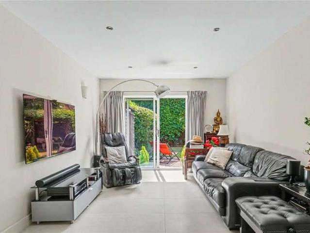 House for sale in Clapham Junction, Greater London