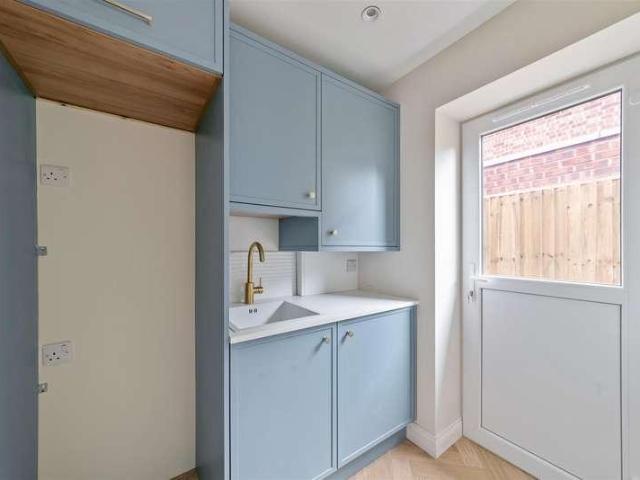 House for sale in London Borough of Merton, Raynes Park