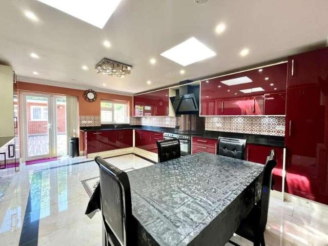 House for sale in London Borough of Hounslow, Heston