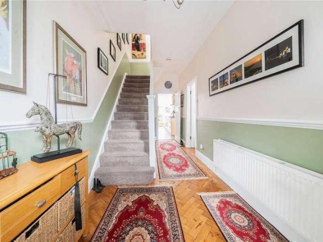 House for sale in London Borough of Ealing, Hanwell