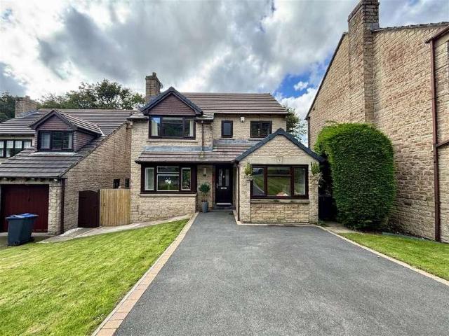House for sale in Westwood Park, Queensbury