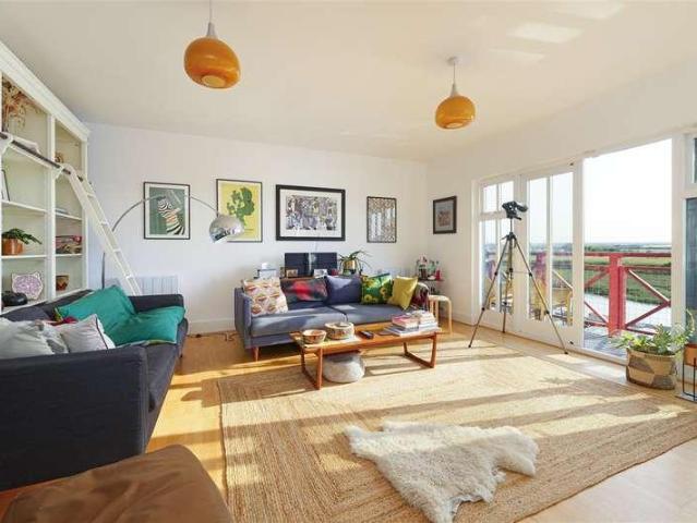 House for sale in Oad Street, Kent