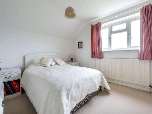 House for sale in Pachesham Park, Surrey