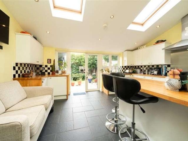 House for sale in Southfields, Greater London
