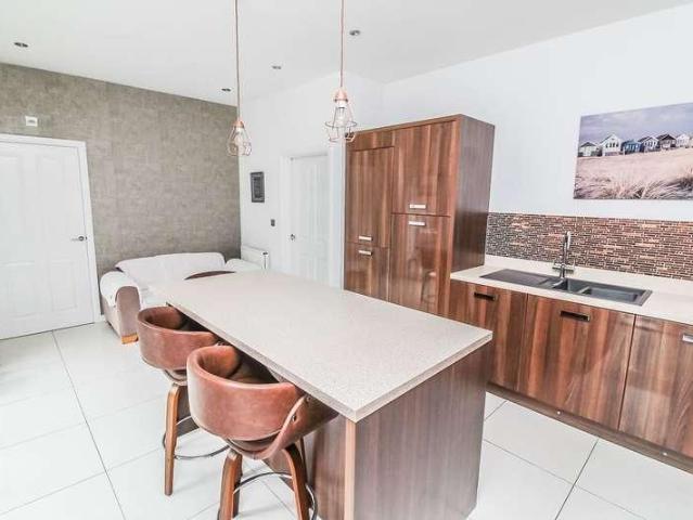 House for sale in Burnside, Fence Houses