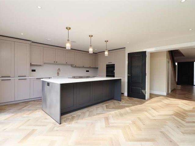 House for sale in Elstree and Borehamwood, Borehamwood