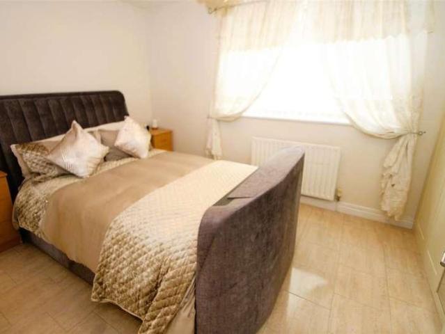 House for sale in Halesowen, West Midlands