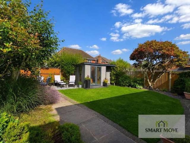 House for sale in Roby Mill, Lancashire