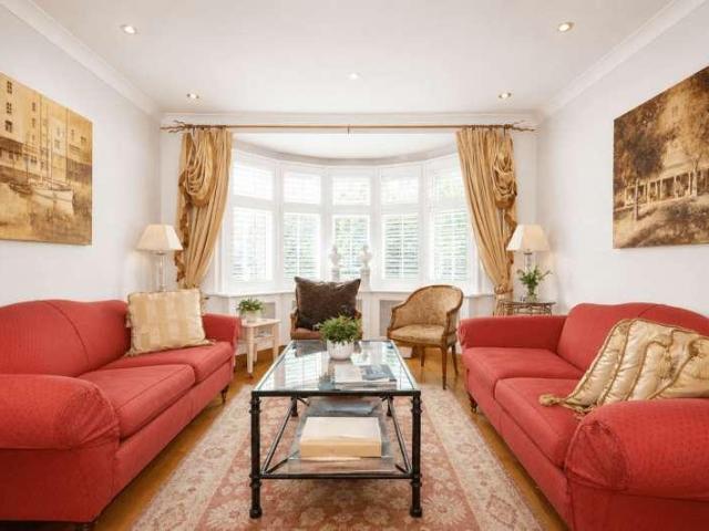 House for sale in London Borough of Ealing, Perivale