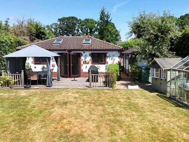 House for sale in Barton Stacey, Hampshire