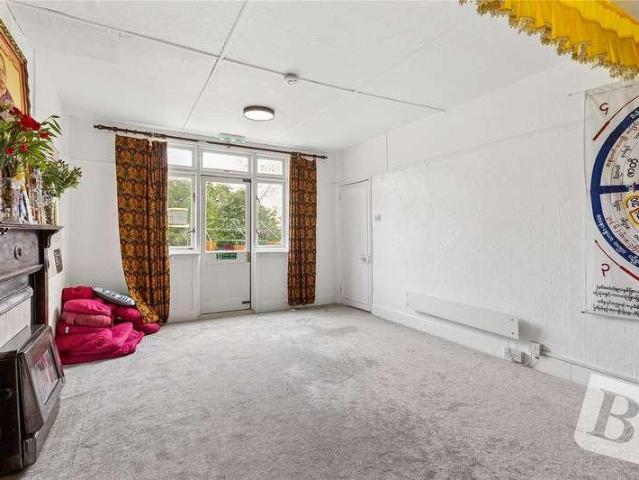 House for sale in Harold Hill, Greater London