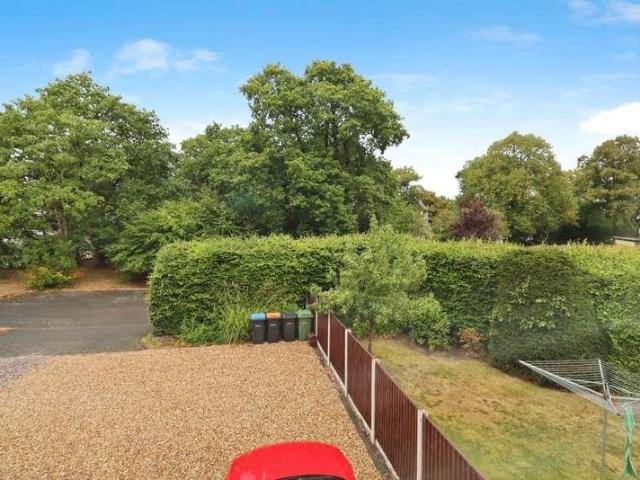 House for sale in Hooton, Cheshire