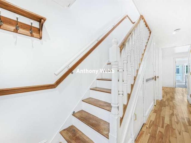 House for sale in Palmers Green, Greater London