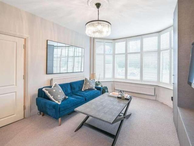 House for sale in Mill Hill, Greater London