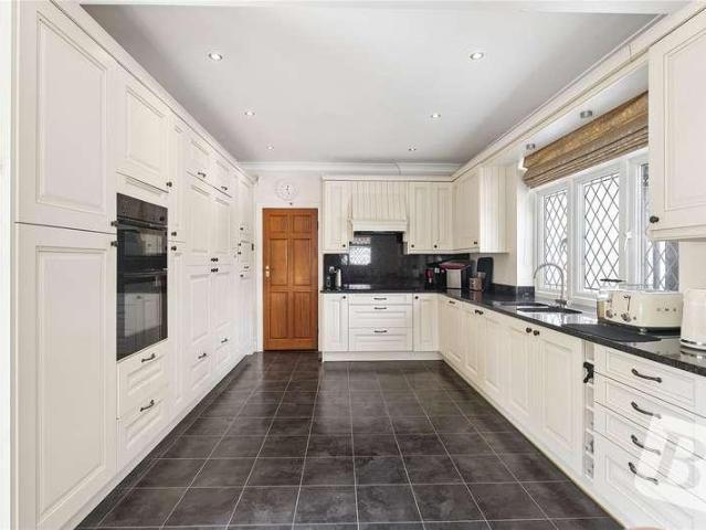 House for sale in Gidea Park, Greater London