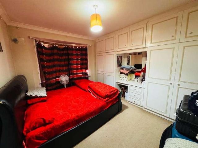 House for sale in London Borough of Hounslow, Osterley