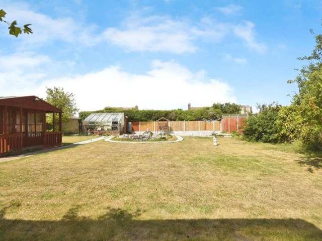 House for sale in Millmead, Acol