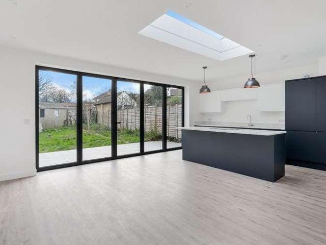 House for sale in Chessington, Chessington