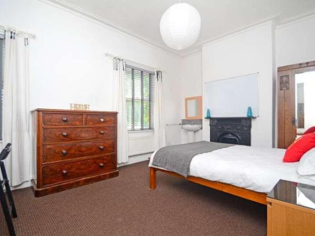 House for sale in Georgia, Greater Manchester