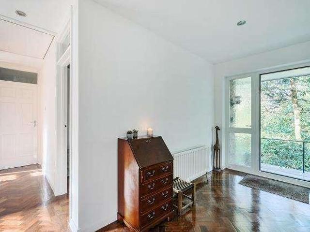 House for sale in Heol-las, Surrey