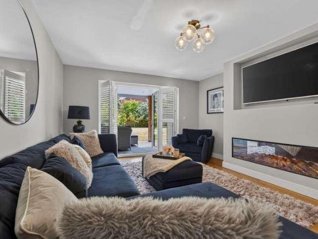 House for sale in Dodderhill, Crookhill
