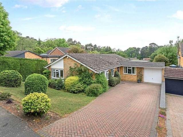 House for sale in Heatherside, Heol-las