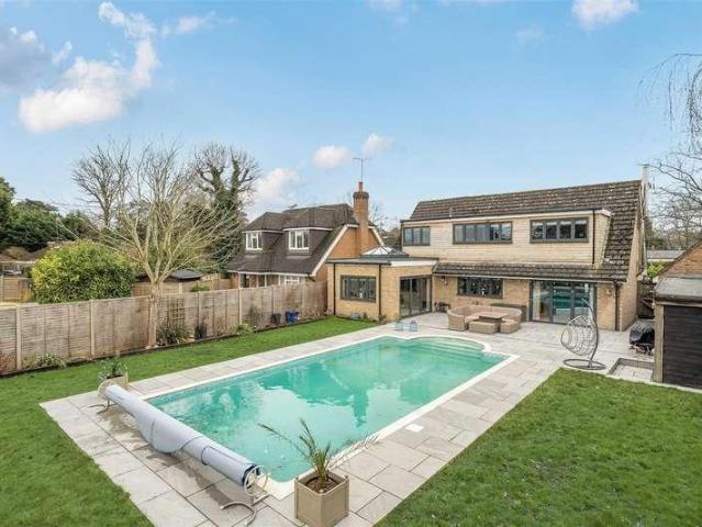 House for sale in Finchampstead
