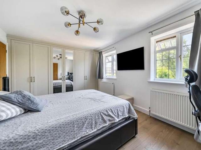 House for sale in Martin's Heron, Winkfield
