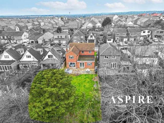 House for sale in Hockley, Hullbridge House for sale in Hockley, Hullbridge