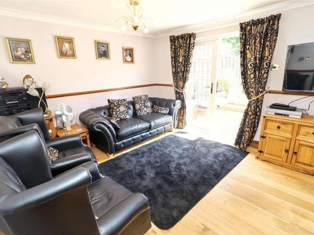 House for sale in Elstree and Borehamwood, Borehamwood