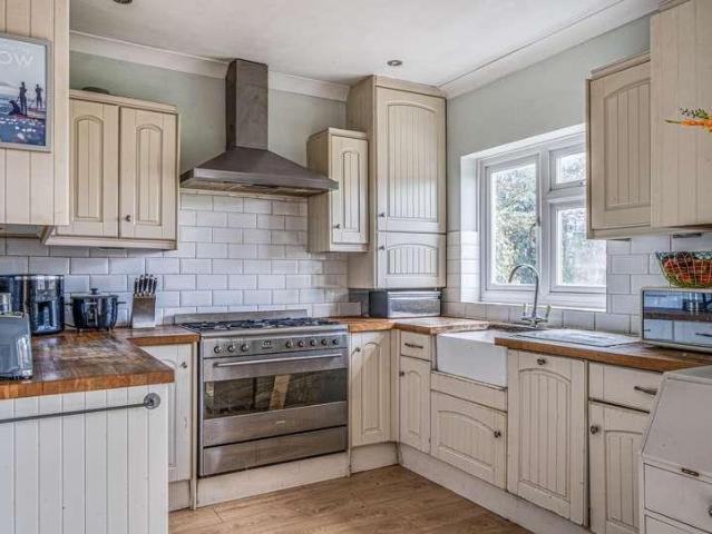 House for sale in Worcester Park, Greater London