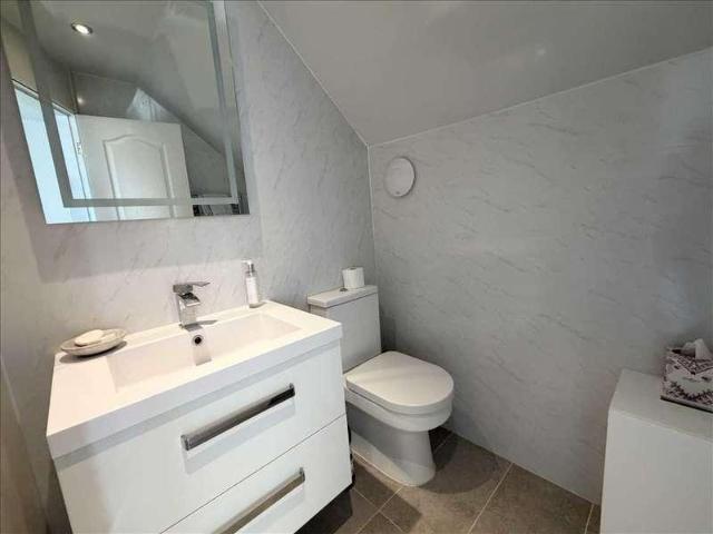 House for sale in Waltham