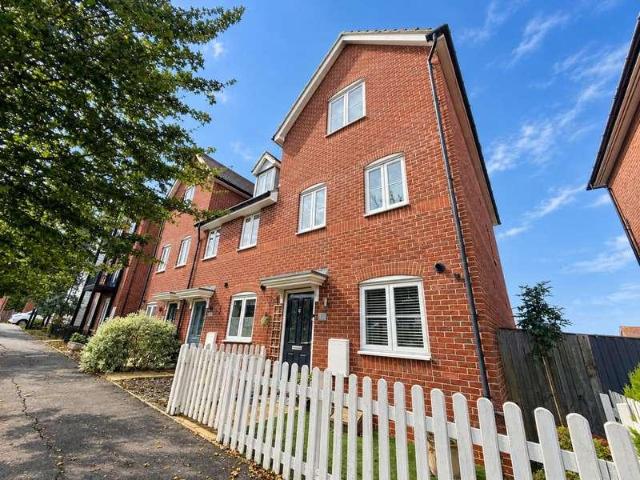 House for sale in Hunter's Forstal, Canterbury