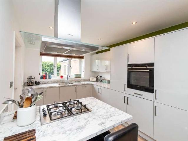 House for sale in Ulleskelf, North Yorkshire
