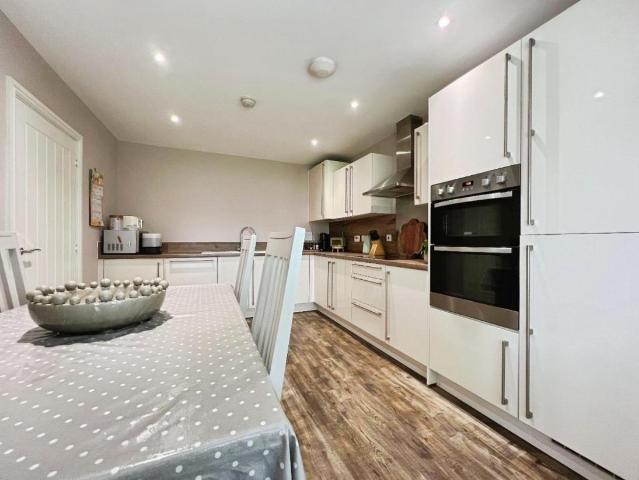 House for sale in Aldington, Bridgefield