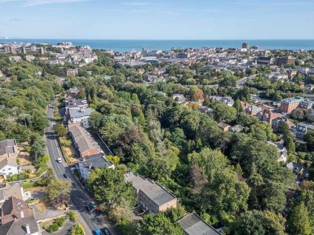 House for sale in West Cliff, Bournemouth