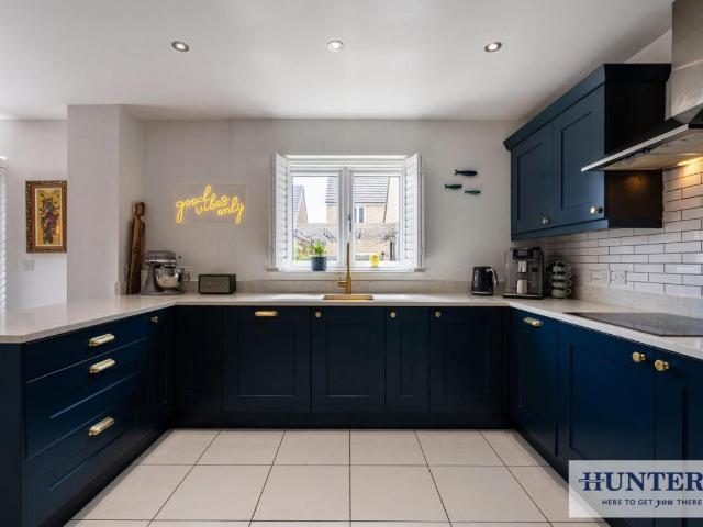 House for sale in Greengates, West Yorkshire