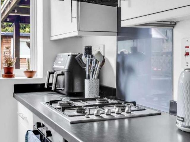 House for sale in Willesborough, Bridgefield