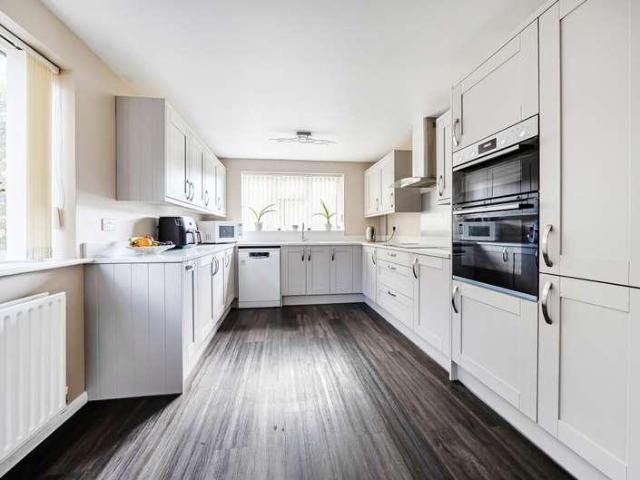 House for sale in Chipping Hill, Essex
