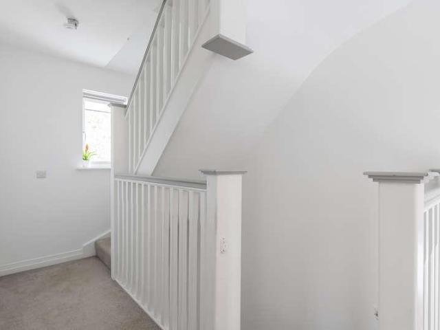 House for sale in Oxted, Hillview