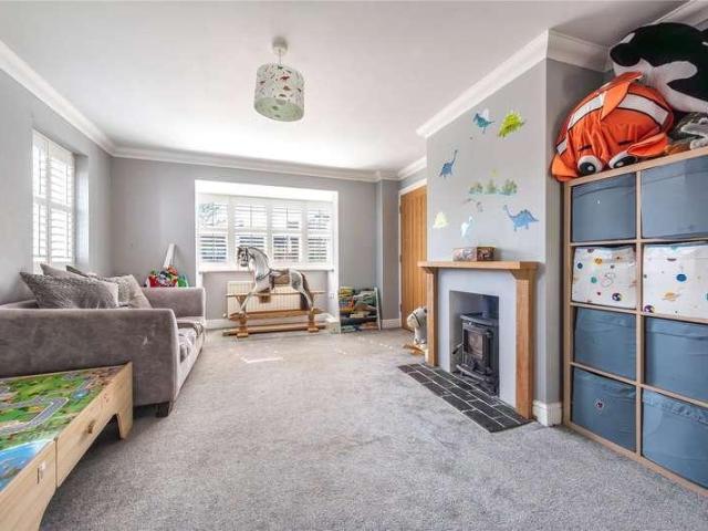 House for sale in Pachesham Park, Surrey