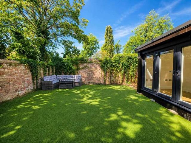 House for sale in Palmers Green, Greater London