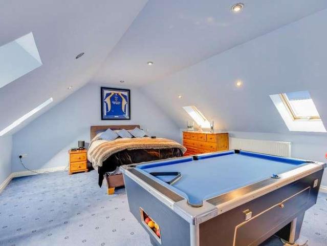 House for sale in Broadlands, Wales